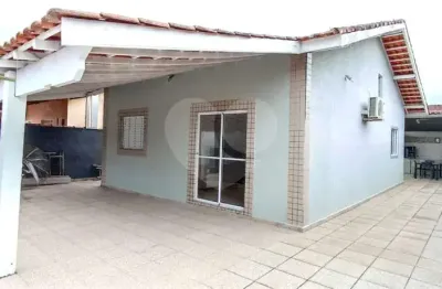 Casa com 2 quartos à venda no Centro, Bertioga 