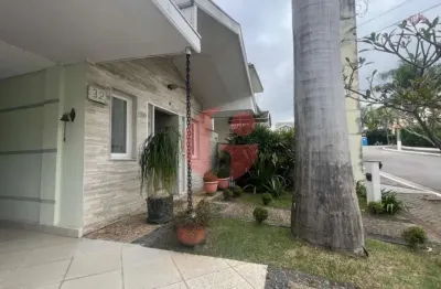 Sobrado em condomínio para venda e locação com 4 quartos sendo 4 suítes- 317m² no bairro Urbanova