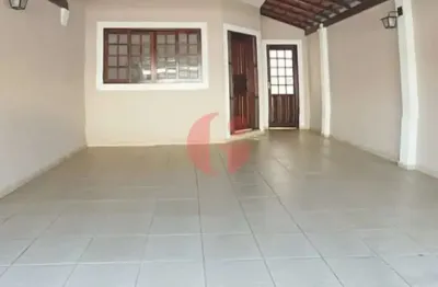 Sobrado à venda com 3 quartos e 2 vagas de garagem - 170m² no jardim das indústrias