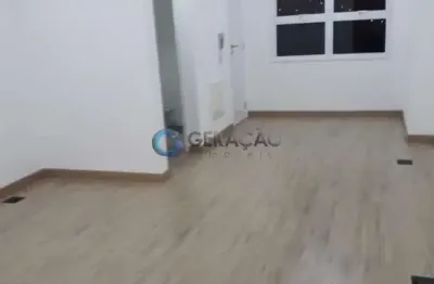 Sala comercial para venda e locação com 29m² no centro de jacareí