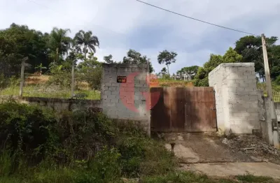 Chácara formada para venda com piscina e casa ampla - 195m² em caçapava