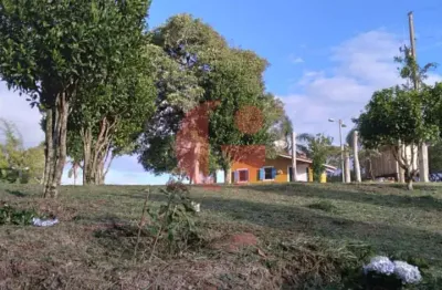 Sítio encantador à venda em paraisópolis, com 13 alqueires e uma vista deslumbrante para a pedra do baú, famoso ponto turístico de são bento do sapucaí.