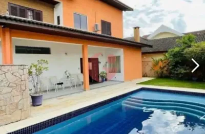 Casa à venda em condomínio - 04 dorms - 02 suítes no esplanada do sol