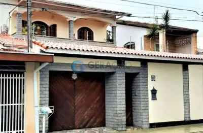 Casa com 5 quartos à venda na Rua Hélio de Almeida Ferreira, 45, Jardim Ismênia, São José dos Campos