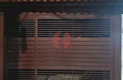 Casa em declive para venda com 03 dormitórios (02 suítes)- 125 m² - jardim das indústrias!