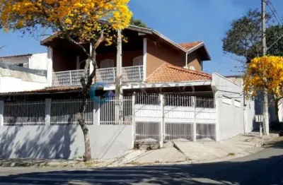 Sobrado com 4 dormitórios - 332m² de área construída no parque santa rita - jardim da granja