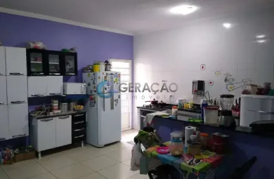 Casa para venda com 03 dorm. e 01 suíte - 235m² no bosque dos eucaliptos