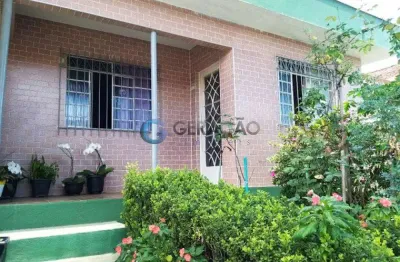 Casa com ponto comercial para venda com 03 quartos e 03 vagas de garagem - 180m² no bairro parque santa rita - sjc