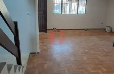 Sobrado residencial 209 m² com 4 dormitórios sendo 1 suíte no vista verde!