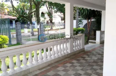 Casa comercial para venda e locação com 4 quartos sendo 2 suítes- 480 m² de área construída - jardim apolo