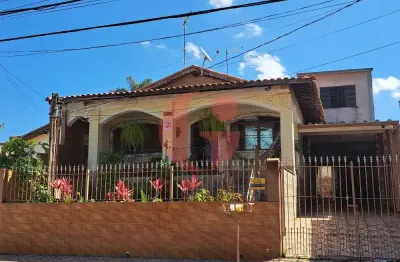 Casa térrea com edícula e garagem para venda - 261m² no jardim satélite