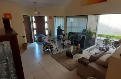 Casa em condomínio para venda com 3 quartos e piscina com 300m² - jacareí