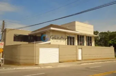 Sobrado para venda de 03 dormitórios e 01 suíte no bosque dos eucaliptos