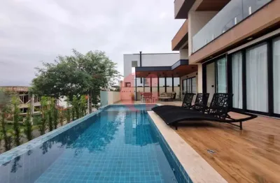 Casa assobradada à venda com 04 dormitórios sendo 04 suítes- no bairro urbanova