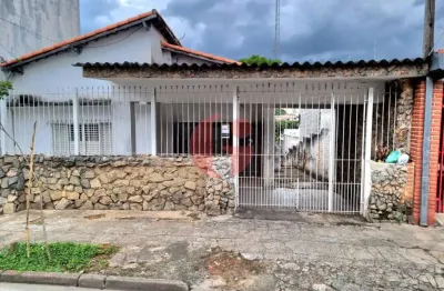 Casa à venda com 03 dormitórios sendo 01 suíte- 400 m²- na zona central de sjc