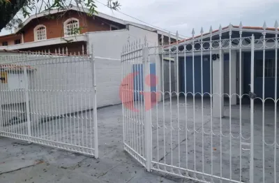 Casa à venda com 02 dormitórios e 01 banheiro- 100 m² construídos- no bairro cidade vista verde