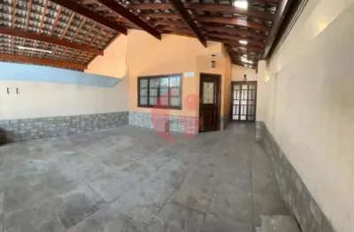 Casa à venda com 02 dormitórios e 01 banheiro- 70 m² construídos- no bairro vila tesouro.
