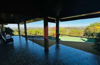 Casa à venda com 03 dormitórios sendo 01 suíte- 561 m² construídos- urbanova