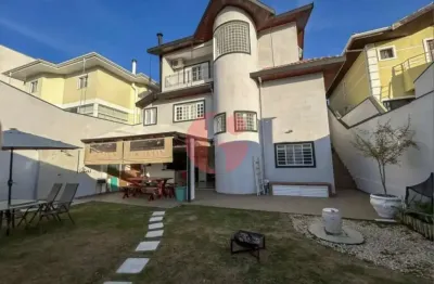 Sobrado em condomínio fechado para venda com 5 quartos sendo 2 suítes - 210m² no bairro urbanova