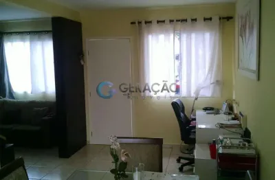 Sobrado em condomínio para venda e locação com 3 quartos sendo 1 suíte - 100m² no bairro urbanova