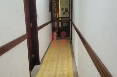 Casa à venda com 4 quartos sendo 1 suíte- 3.200 m² de terreno- bosque dos eucaliptos