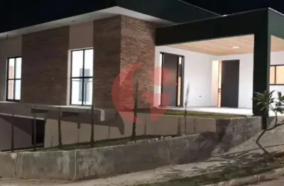 Casa em condomínio à venda com4 quartos sendo 2 suítes- 320 m² construídos- condomínio residencial mantiqueira