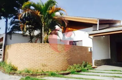 Casa em condomínio para locação com 4 quartos sendo 1 suíte - 290m² no jardim das colinas