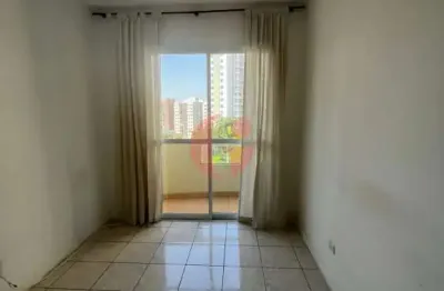Apartamento semimobiliado para locação com 1 quarto e 1 vaga de garagem com 40m²- centro