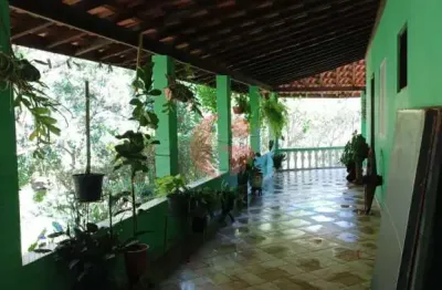 Casa à venda com 4 quartos e 2 banheiros- 30.000 m² de terreno- monteiro lobato