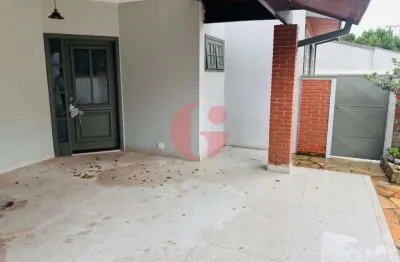 Sobrado em condomínio para locação com 4 quartos sendo 2 suítes - 375 m² de terreno - Jardim das Colinas