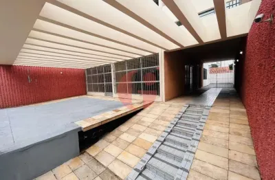 Casa comercial para venda com 3 quartos sendo 1 suíte - 251 m² de área construída - Centro