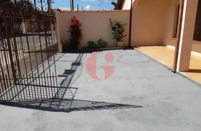 Casa à venda com 4 quartos e 5 vagas de garagem - 373 m² de construção - Caçapava
