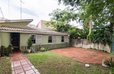 Terreno com casa averbada, 1 quadra da fagundes varela, zr3 potencial para comercio.