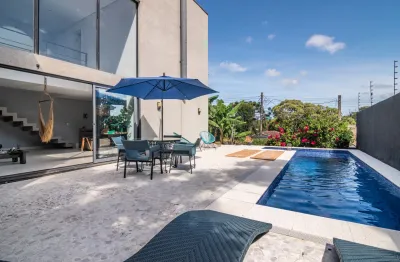 Espetacular, projeto moderno, aquecimento solar, piscina aquecida, vizinho Parque Tangua