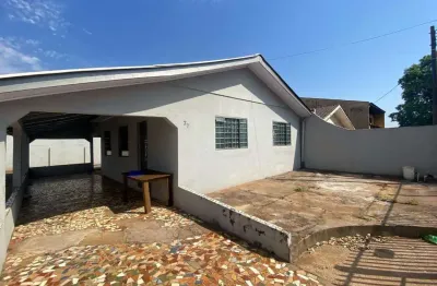 Vende-se casa em londrina, com 250 m², com 3 dormits. no bairro luiz de sá, regiao norte ? aceita permuta de apartamento no centro.