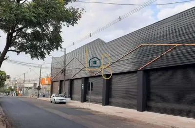 Aluga-se loja comercial no centro de londrina, boa localização e espaço amplo, 332m². zoneamento c1.