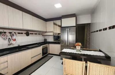 Casa a venda na região norte em londrina, (3 dormits., sendo 1 suíte), terraço com área gourmet. armários planejados em todos os ambientes!
