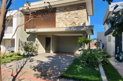 Sobrado a VENDA no Condomínio Aranguá, 3 Suítes, 180m² de Conforto e Exclusividade