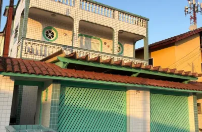 Casa para alugar na Rua Afonso Teixeira Vidal, 75, Vila Santa Rosa, Guarujá