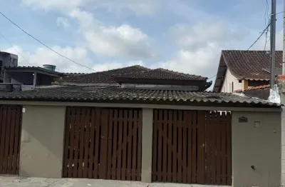 Casa com 2 quartos para alugar na Avenida Oswaldo Aranha, 228, Jardim Maravilha (Vicente de Carvalho), Guarujá