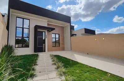 Casa à venda no Eucaliptos, na Fazenda Rio Grande, com 3 quartos, suíte, e área gourmet completa.