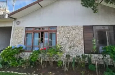 Casa com 3 quartos à venda na Rua Nicolau Scheffer, 541, Santa Cândida, Curitiba