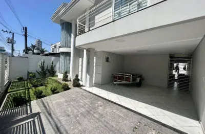 Casa à venda, averbada, 3 quartos, sendo 1 suíte com closet, 2 vagas, piscina, bairro são judas, itajaí-sc