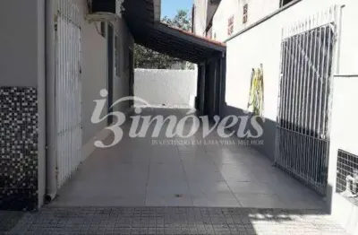Casa à venda, 2 quartos, com amplo quintal, bairro são joão, itajaí-sc