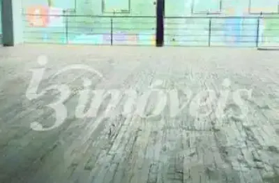 Perfeito para a sua empresa, sala no 2º andar para locação na praia brava- itajaí/sc com grande visibilidade de quem passa podendo utilizar a faixada.