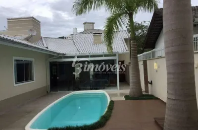 Casa alto padrão mobiliada à venda, 3 quartos sendo 1 suíte, 2 vagas, bairro ressacada, itajaí-sc