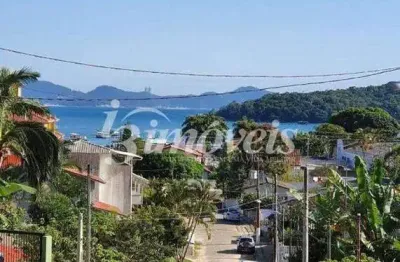 Casa mobiliada à venda, a 250m do mar, 4 quartos, 2 vagas, , área de festas e piscina, centro, porto belo-sc