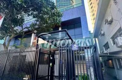 Apartamento de quatro dormitórios sendo duas suítes com 255 m² privativos, centro, itajaí, sc.