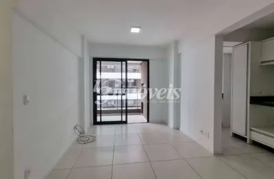 Apartamento semimobiliado para locação, 2 quartos (sendo 1 suíte), 1 vaga de garagem, edifício residencial marina park, no centro de itajaí-sc
