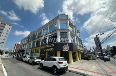 Salas para locação anual de esquina, 1200m² ,bairro dom bosco, itajaí-sc, com grande visibilidade de quem passa.